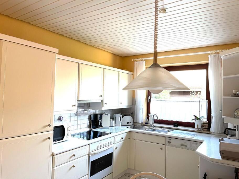 אשווגה Ferienwohnung Leuchtbergblick Mit Terrasse Und Pkw Stellplatz מראה חיצוני תמונה