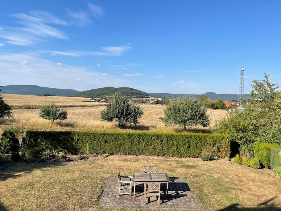 אשווגה Ferienwohnung Leuchtbergblick Mit Terrasse Und Pkw Stellplatz מראה חיצוני תמונה