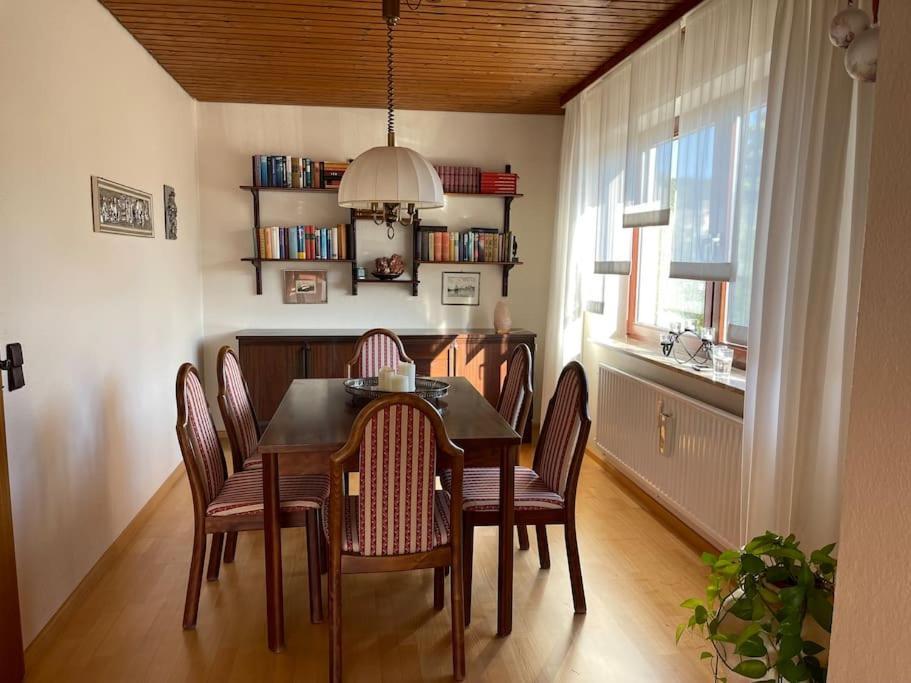 אשווגה Ferienwohnung Leuchtbergblick Mit Terrasse Und Pkw Stellplatz מראה חיצוני תמונה