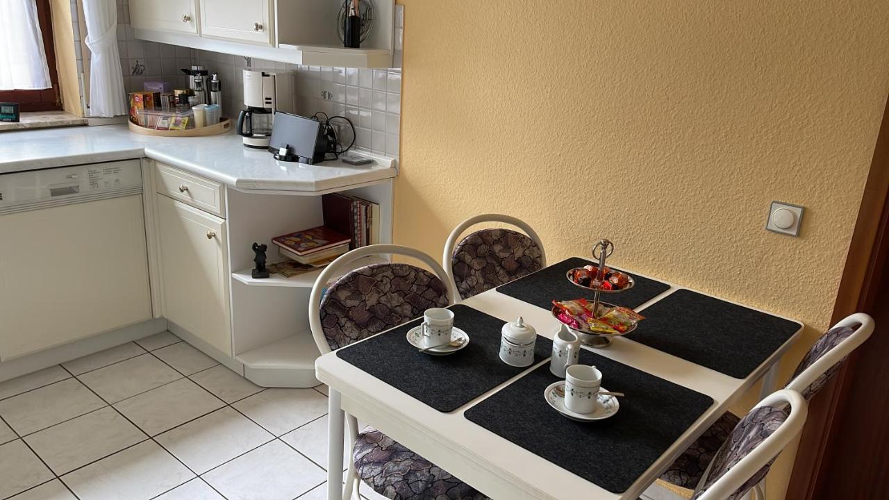 אשווגה Ferienwohnung Leuchtbergblick Mit Terrasse Und Pkw Stellplatz מראה חיצוני תמונה
