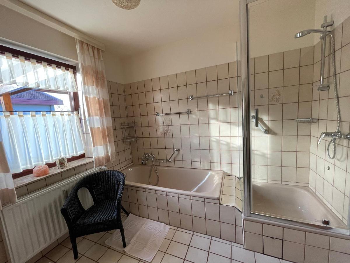 אשווגה Ferienwohnung Leuchtbergblick Mit Terrasse Und Pkw Stellplatz מראה חיצוני תמונה